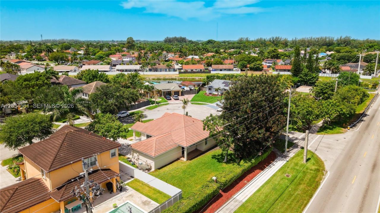 12971 SW 200th Ter , Miami, FL 33177 Photo
