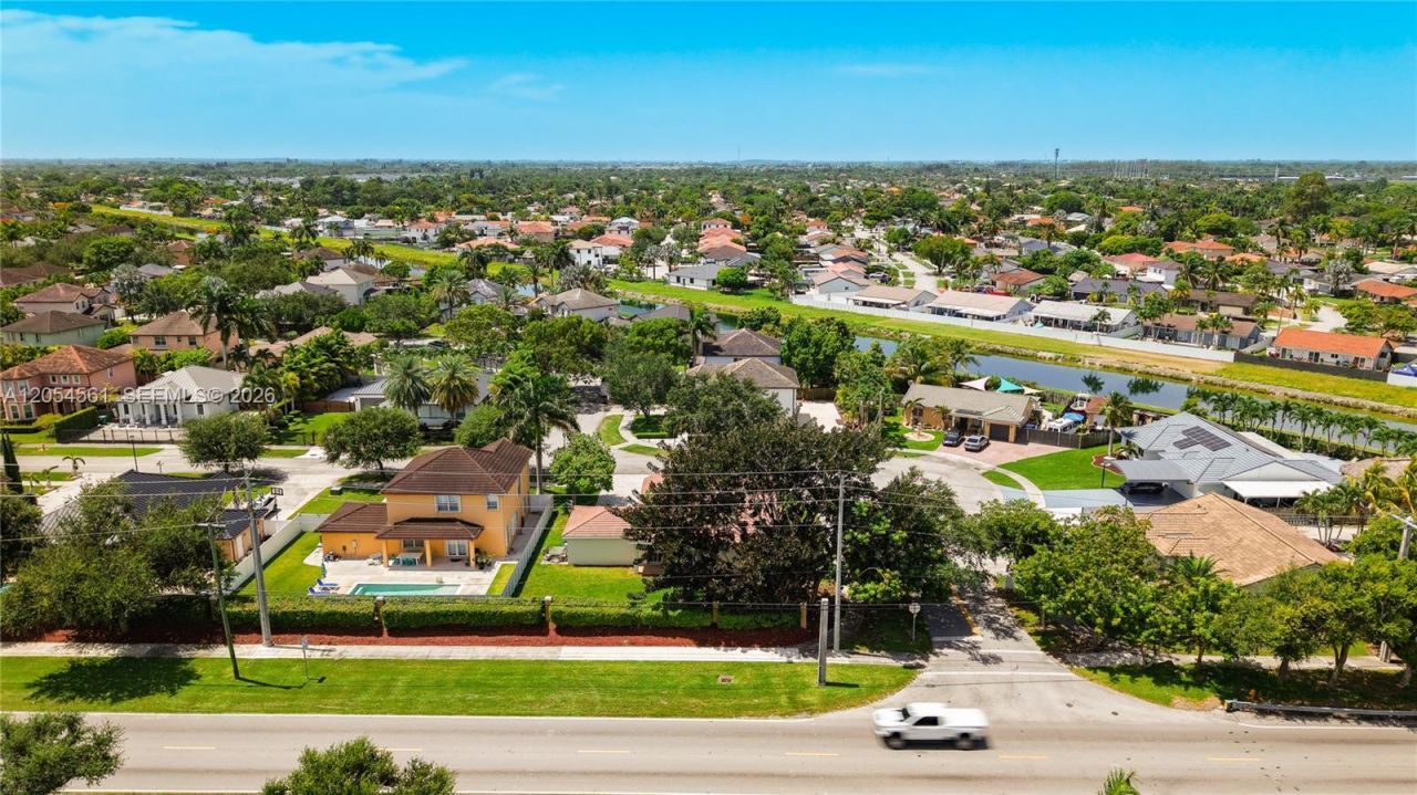 12971 SW 200th Ter , Miami, FL 33177 Photo