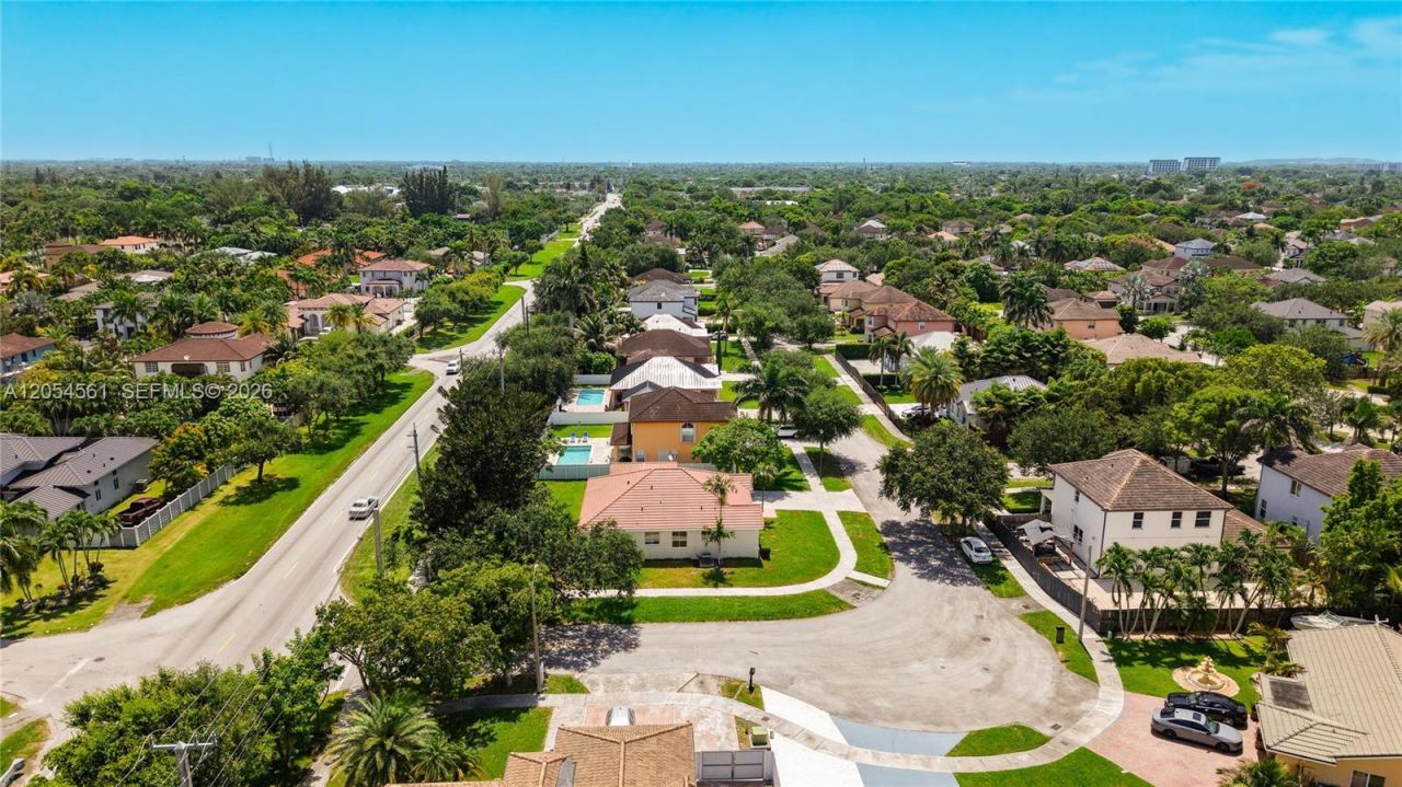 12971 SW 200th Ter , Miami, FL 33177 Photo