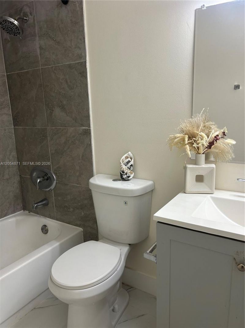 11880 SW 19th Ter, Unit 113, Miami, FL 33175 Photo
