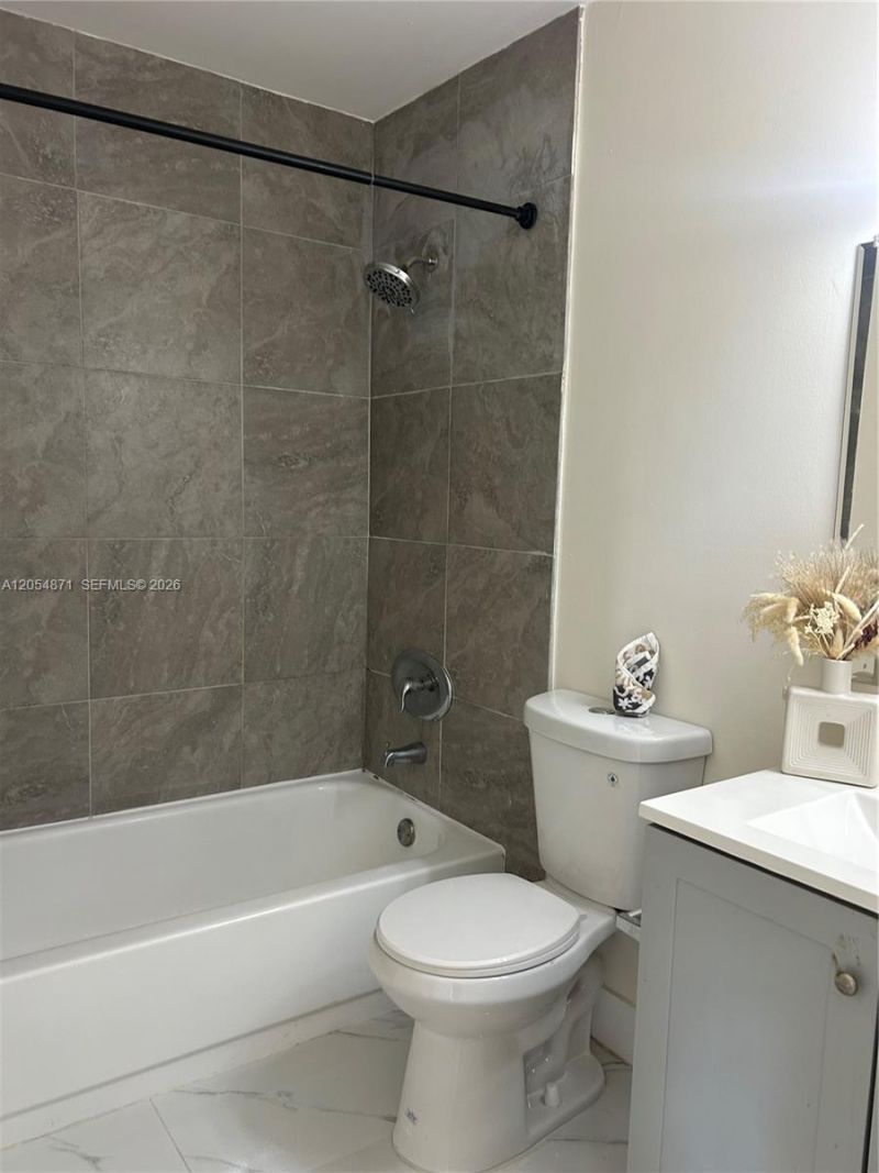 11880 SW 19th Ter, Unit 113, Miami, FL 33175 Photo
