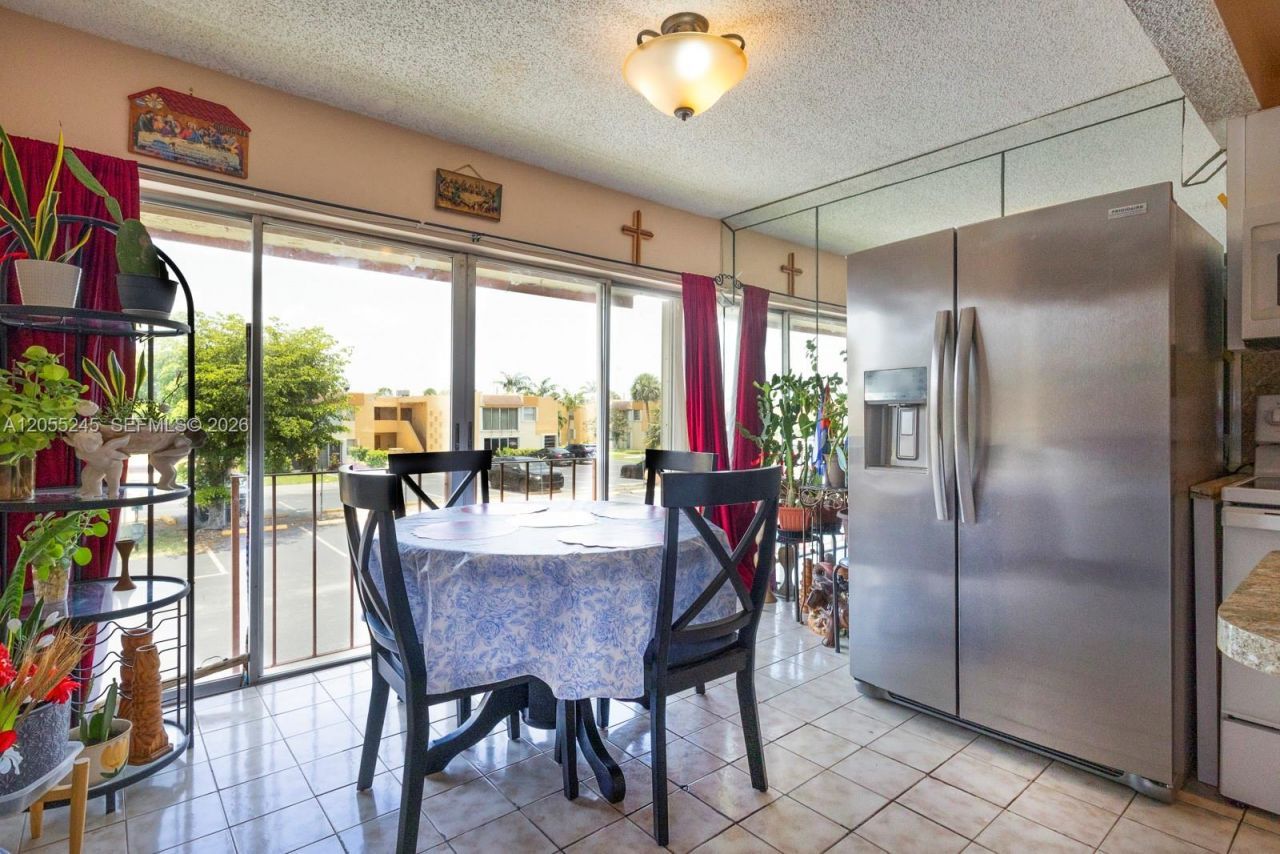 9350 W Flagler St , Unit 208B, Miami, FL 33174 Photo