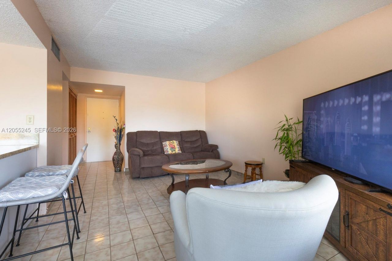 9350 W Flagler St , Unit 208B, Miami, FL 33174 Photo