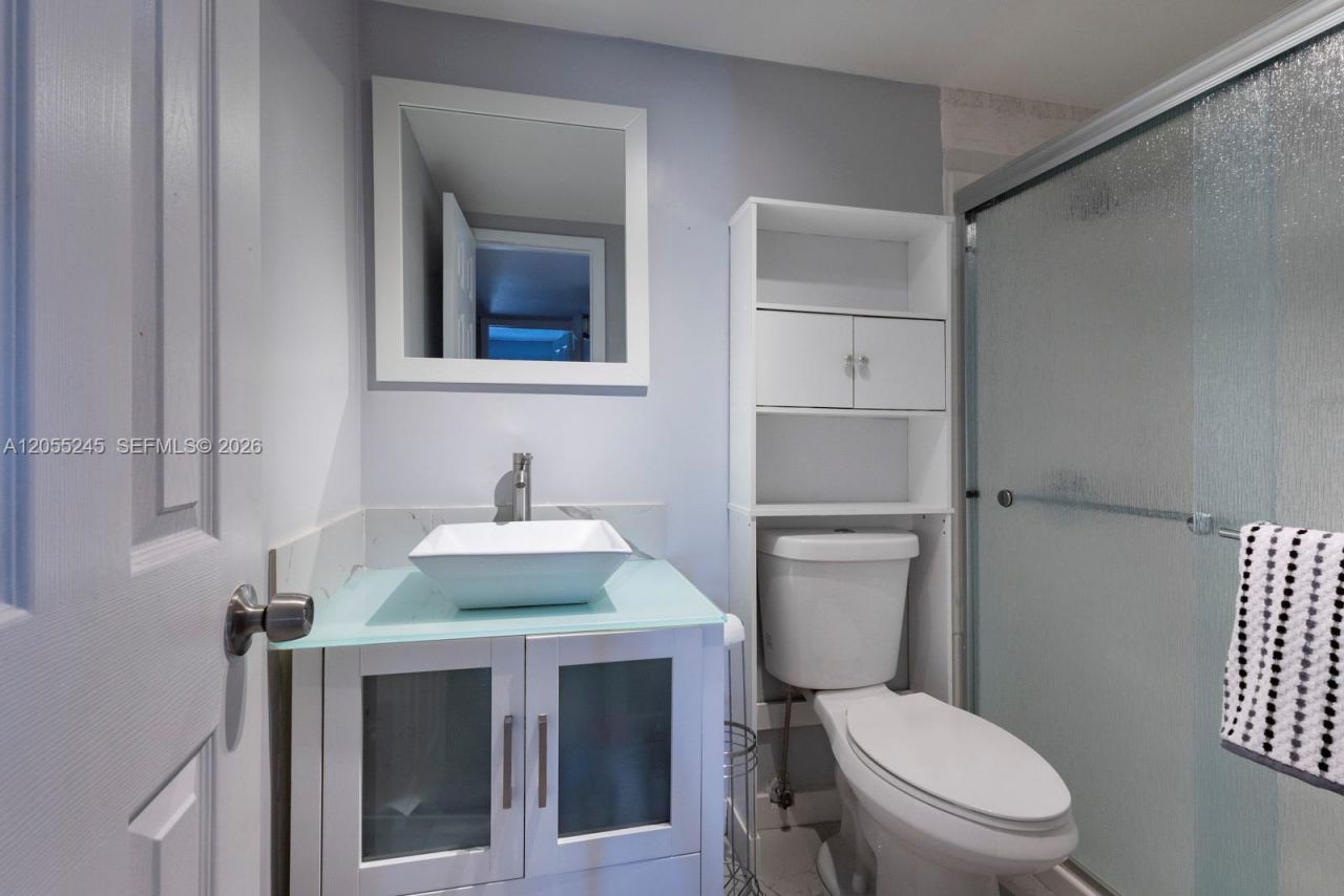 9350 W Flagler St , Unit 208B, Miami, FL 33174 Photo