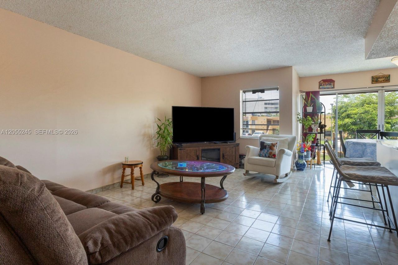 9350 W Flagler St , Unit 208B, Miami, FL 33174 Photo