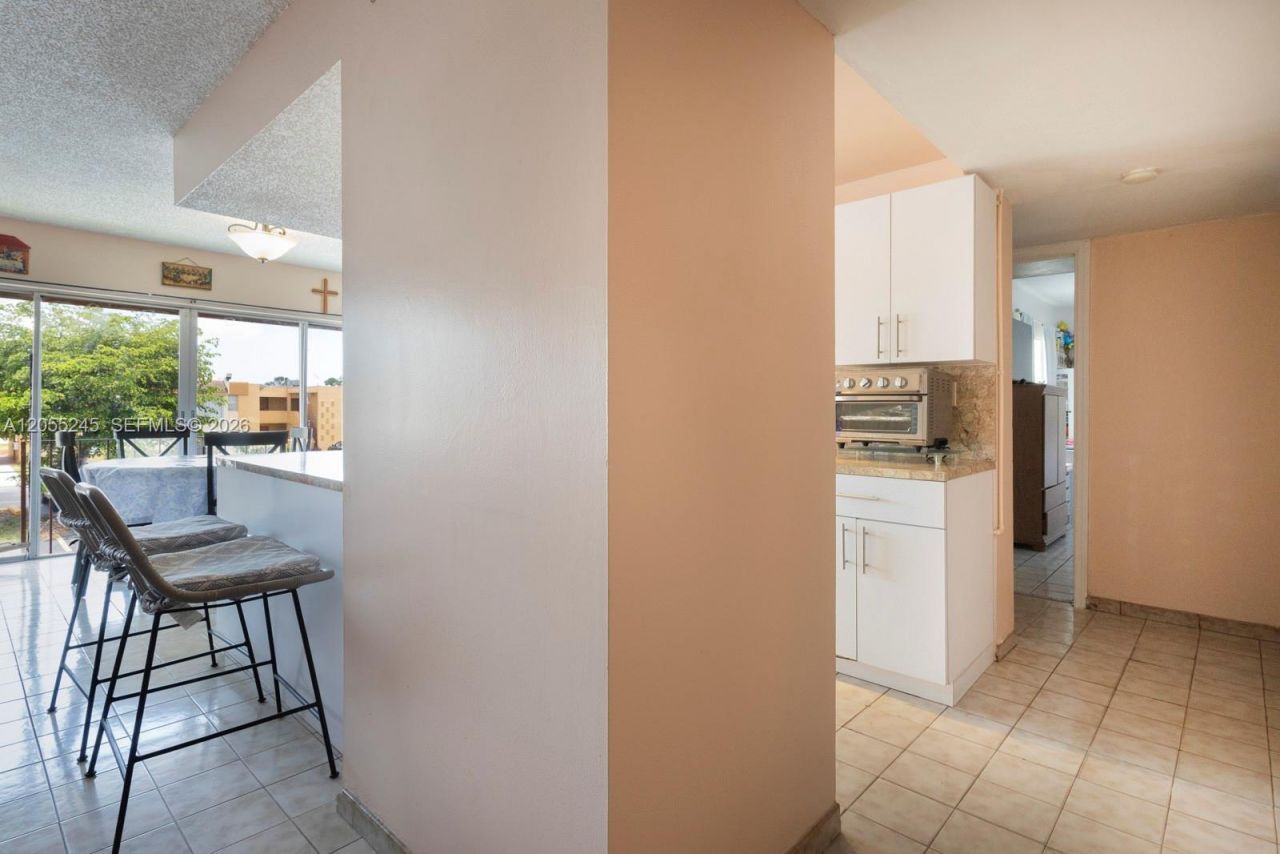 9350 W Flagler St , Unit 208B, Miami, FL 33174 Photo