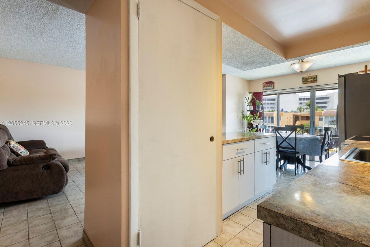9350 W Flagler St , Unit 208B, Miami, FL 33174 Photo