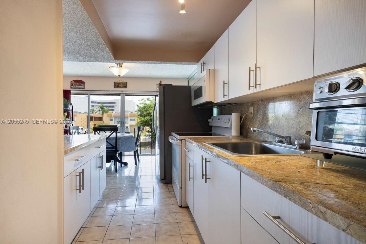 9350 W Flagler St , Unit 208B, Miami, FL 33174 Photo