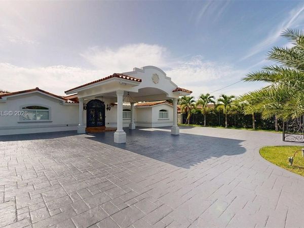 6265 W 10th Ave , Hialeah, FL 33012