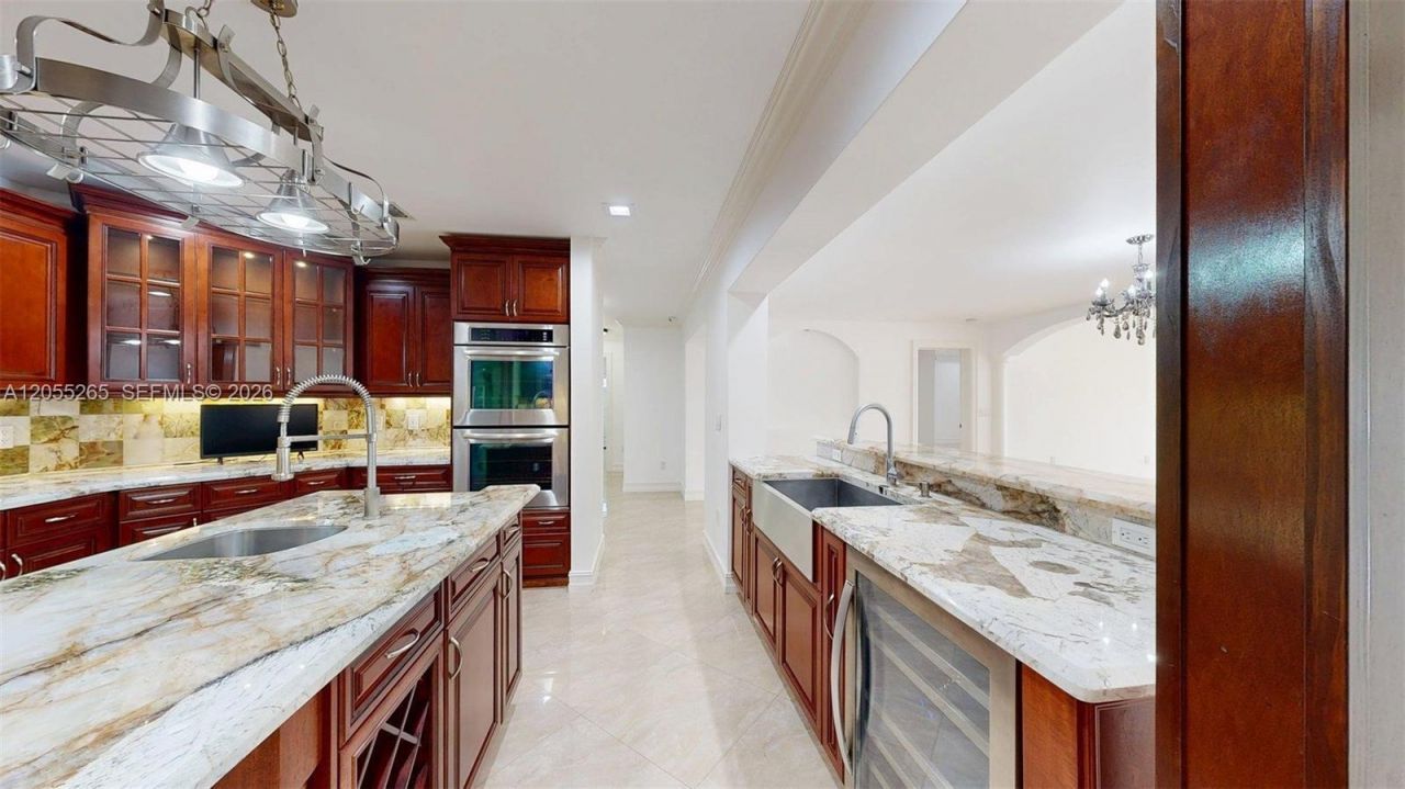 6265 W 10th Ave , Hialeah, FL 33012 Photo
