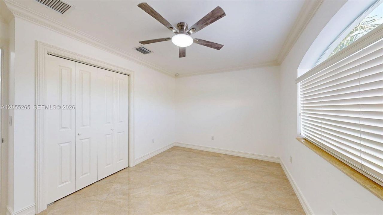6265 W 10th Ave, Hialeah, FL 33012 Photo