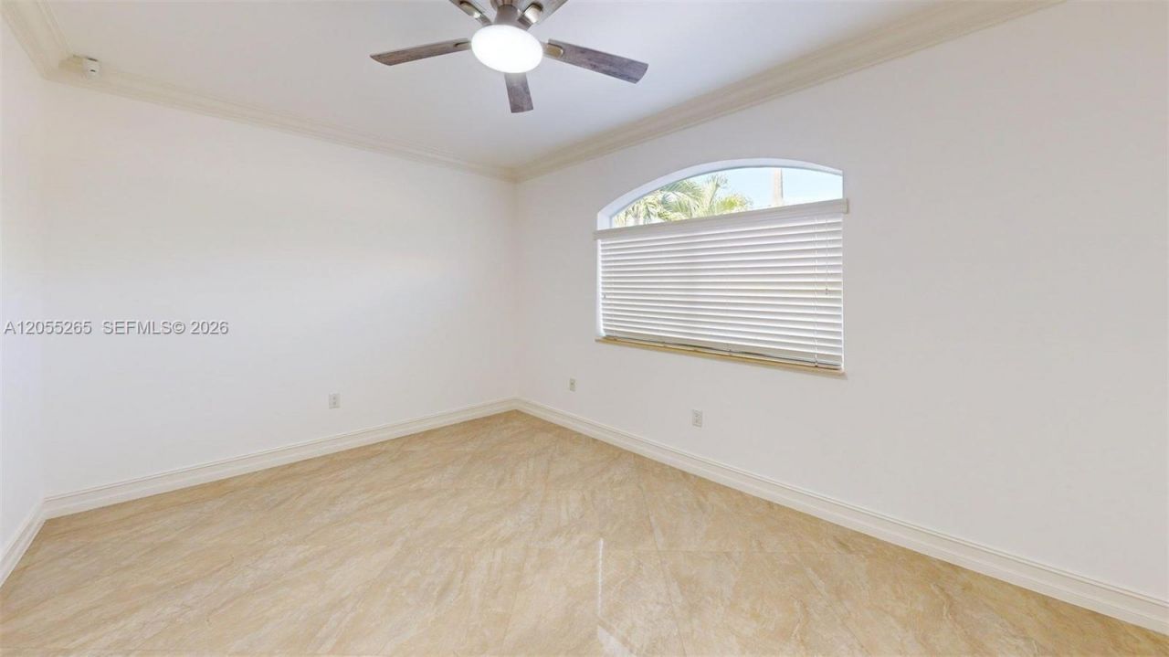 6265 W 10th Ave, Hialeah, FL 33012 Photo