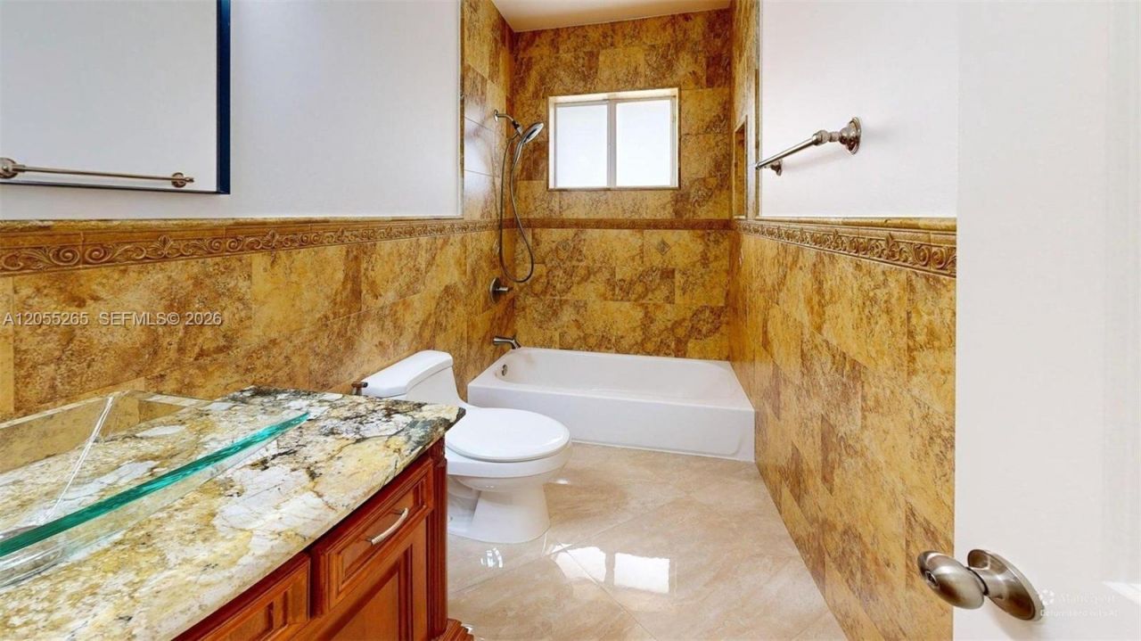 6265 W 10th Ave, Hialeah, FL 33012 Photo