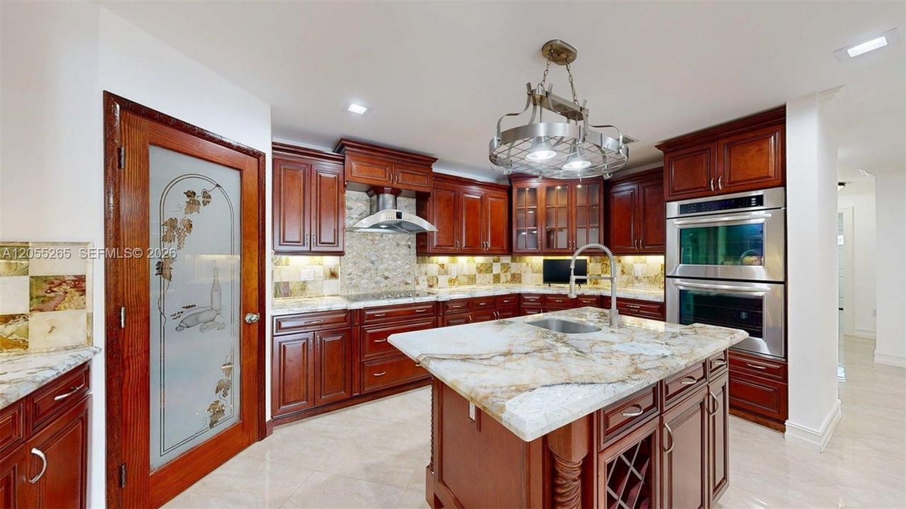6265 W 10th Ave, Hialeah, FL 33012 Photo