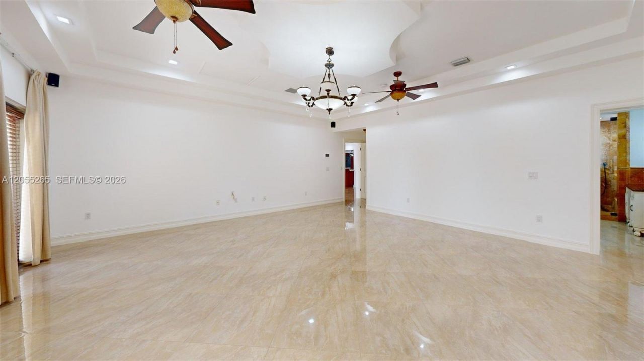 6265 W 10th Ave, Hialeah, FL 33012 Photo
