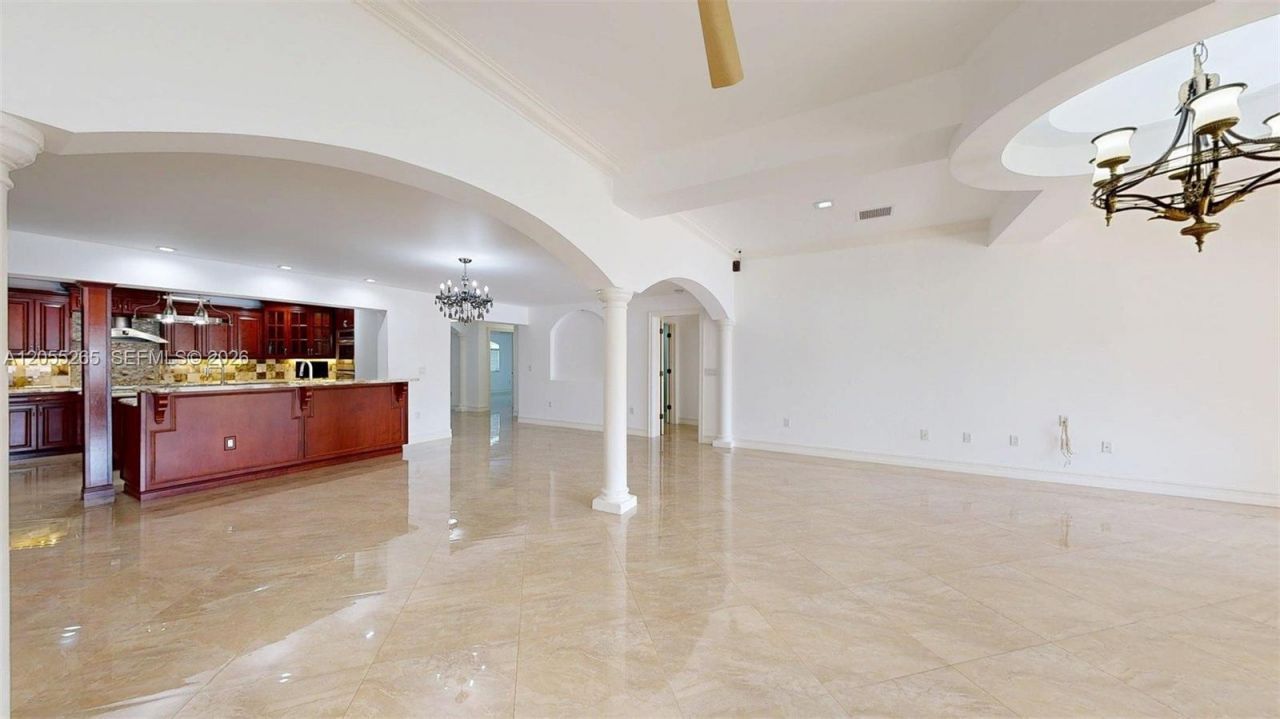 6265 W 10th Ave , Hialeah, FL 33012 Photo