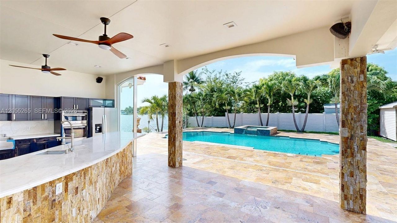 6265 W 10th Ave, Hialeah, FL 33012 Photo