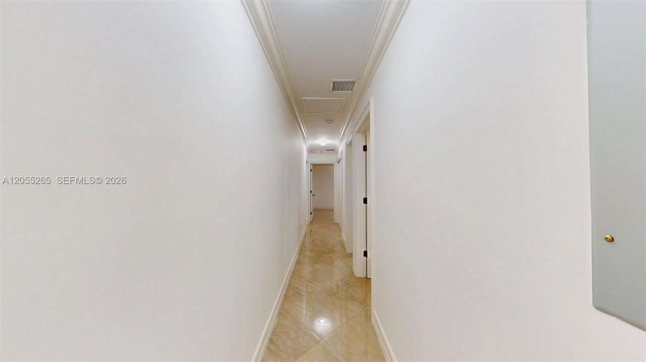 6265 W 10th Ave , Hialeah, FL 33012 Photo