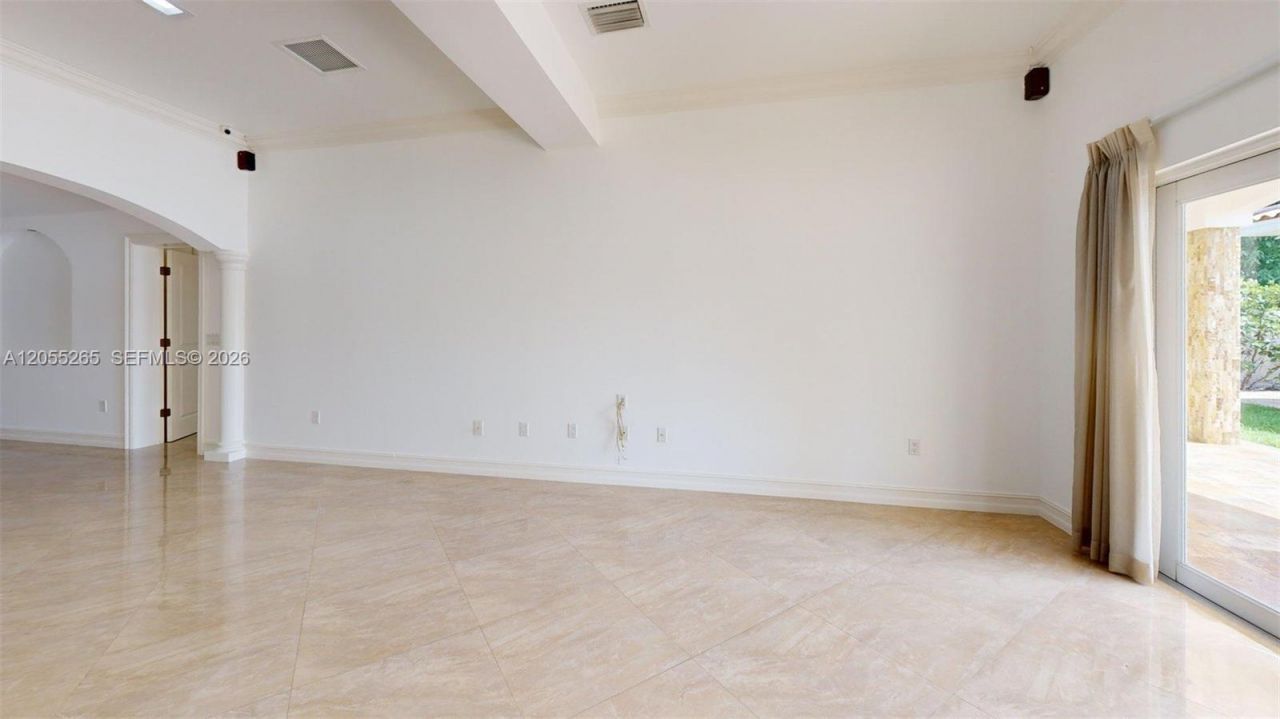 6265 W 10th Ave, Hialeah, FL 33012 Photo