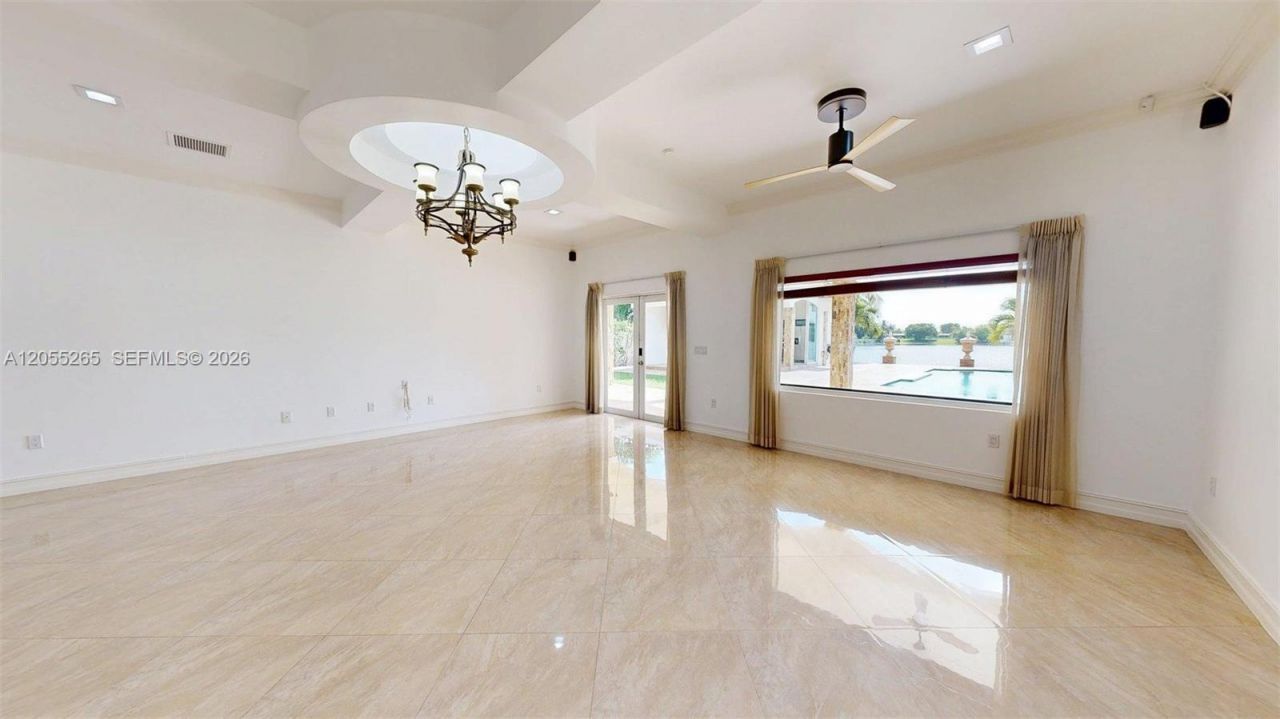 6265 W 10th Ave , Hialeah, FL 33012 Photo