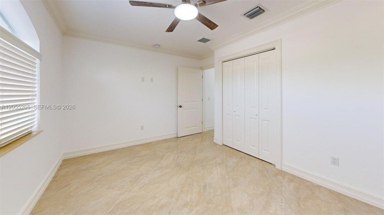 6265 W 10th Ave , Hialeah, FL 33012 Photo