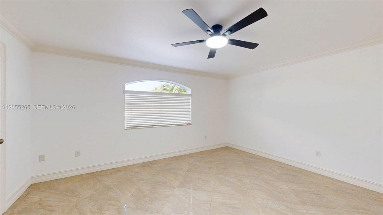6265 W 10th Ave, Hialeah, FL 33012 Photo
