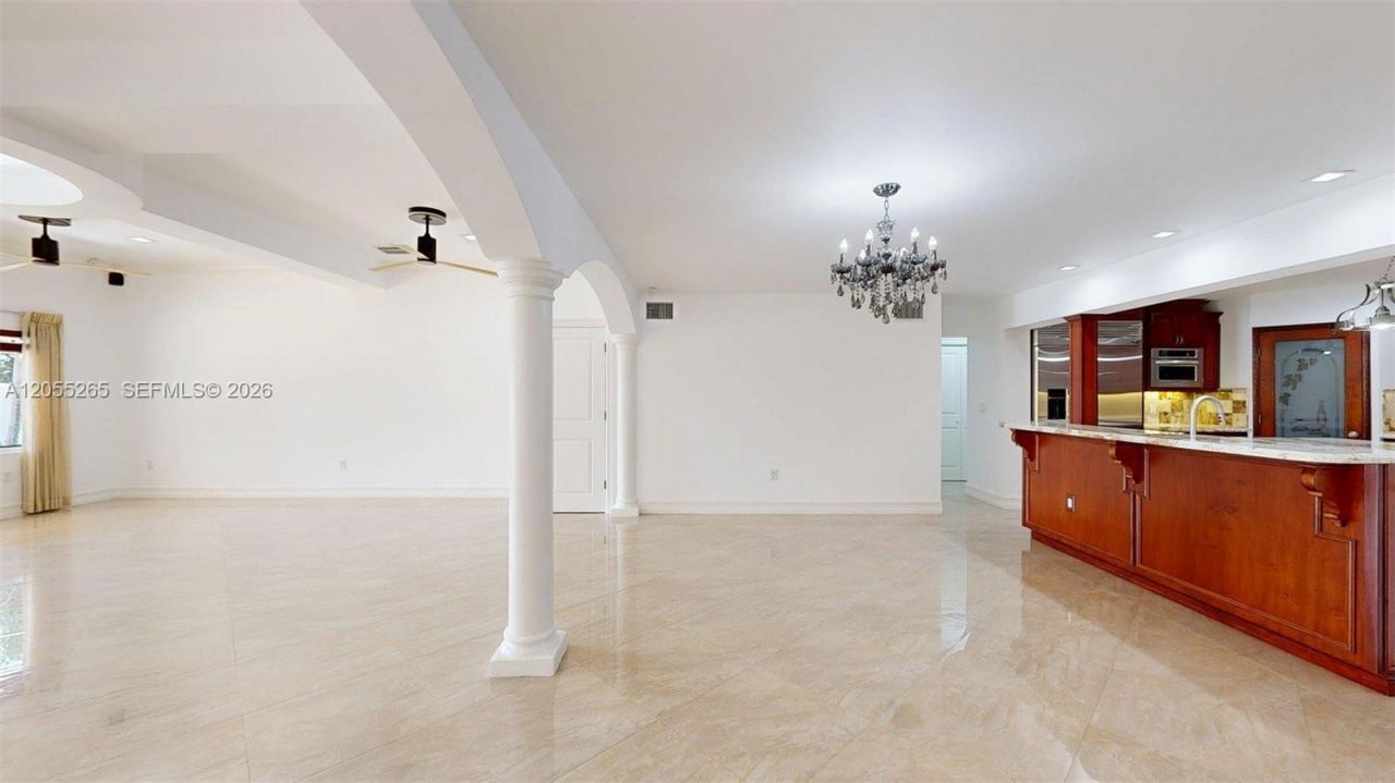 6265 W 10th Ave , Hialeah, FL 33012 Photo