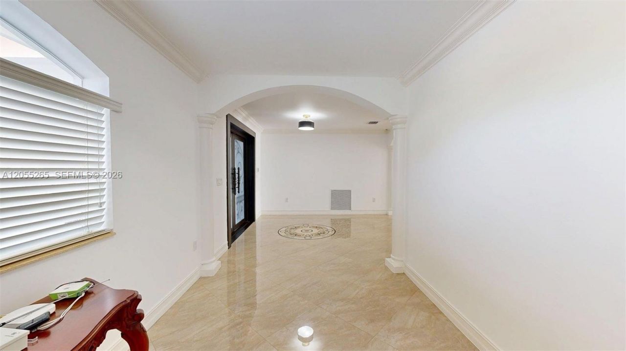 6265 W 10th Ave , Hialeah, FL 33012 Photo