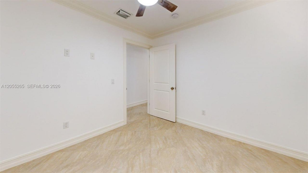 6265 W 10th Ave , Hialeah, FL 33012 Photo
