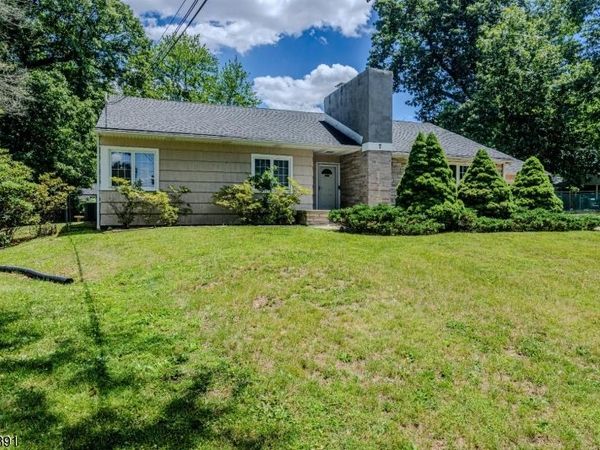 7 White Beech Ct, Ewing, NJ 08618