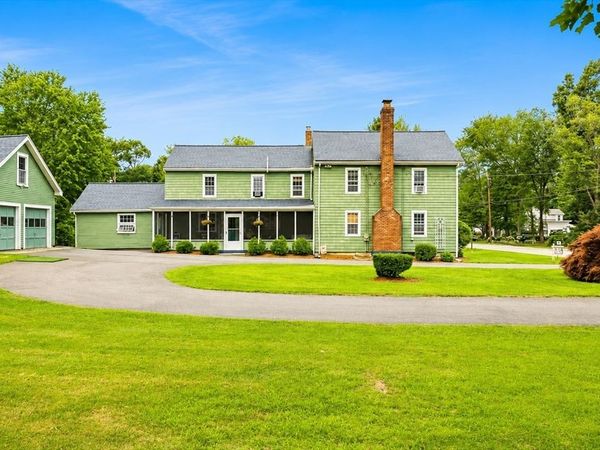 369 Village St, Medway, MA 02053