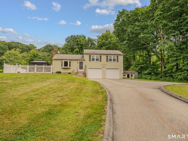 22 Goose Hill , Chester, CT 06412