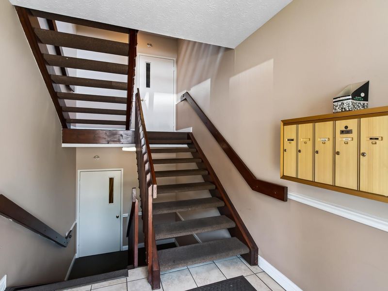 70 Creekwood Drive, Unit 12, Wilder, KY 41071 Photo 3