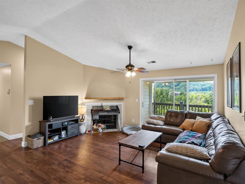 70 Creekwood Drive, Unit 12, Wilder, KY 41071 Photo 6