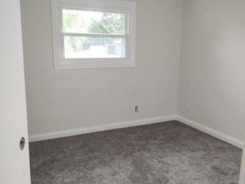 2984 Wessex Court, Columbus, OH 43232 Photo 8