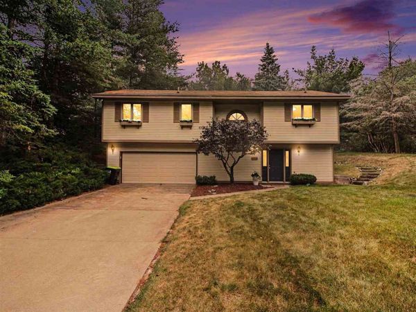 7755 Tamarac Trail, Harbor Springs, MI 49740