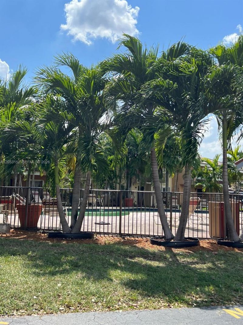 8261 NW 5th Terr, Unit 329, Miami, FL 33126 Photo