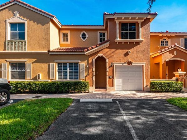 8423 S NW 138th Terrace, Unit 2802, Miami Lakes, FL 33016