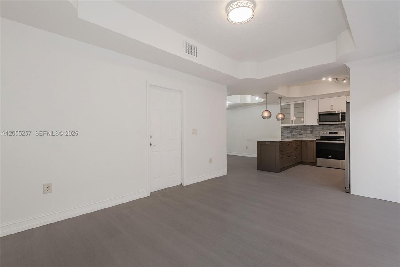8423 S NW 138th Terrace , Unit 2802, Miami Lakes, FL 33016 Photo