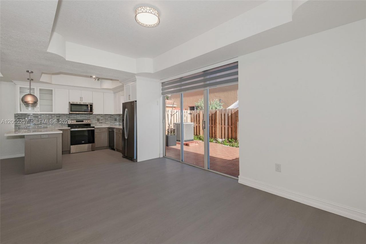 8423 S NW 138th Terrace , Unit 2802, Miami Lakes, FL 33016 Photo