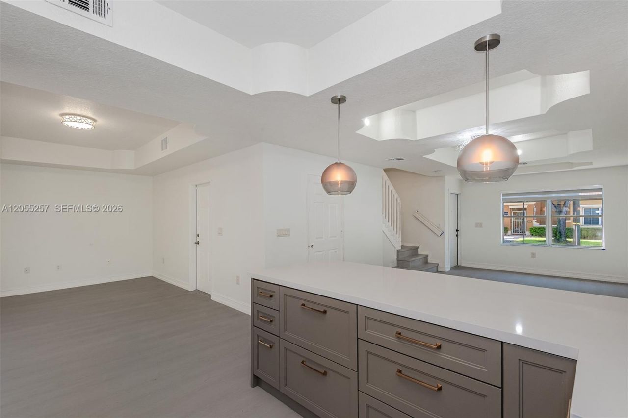 8423 S NW 138th Terrace , Unit 2802, Miami Lakes, FL 33016 Photo