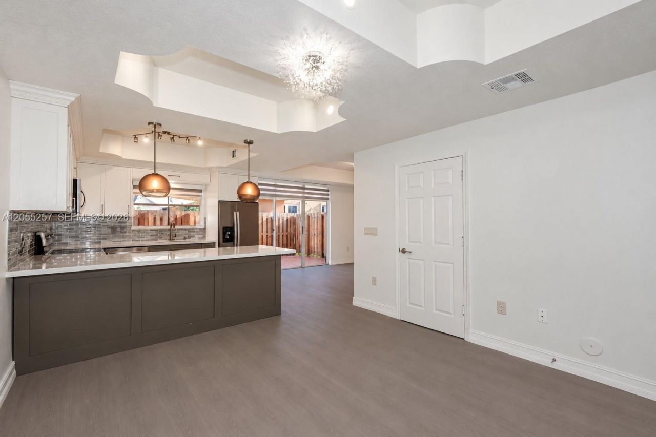 8423 S NW 138th Terrace , Unit 2802, Miami Lakes, FL 33016 Photo