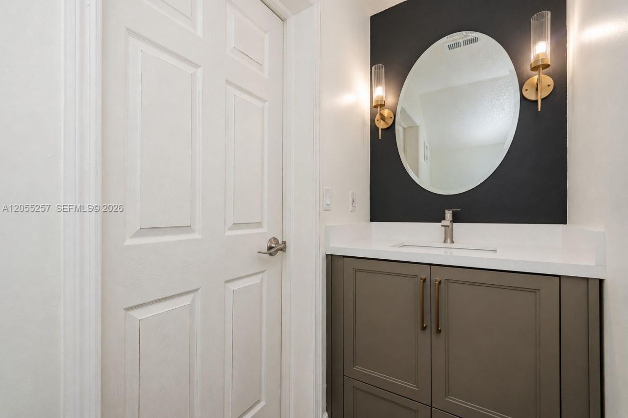 8423 S NW 138th Terrace , Unit 2802, Miami Lakes, FL 33016 Photo