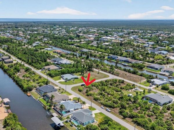 10187 HYLER PLACE , PORT CHARLOTTE, FL 33981