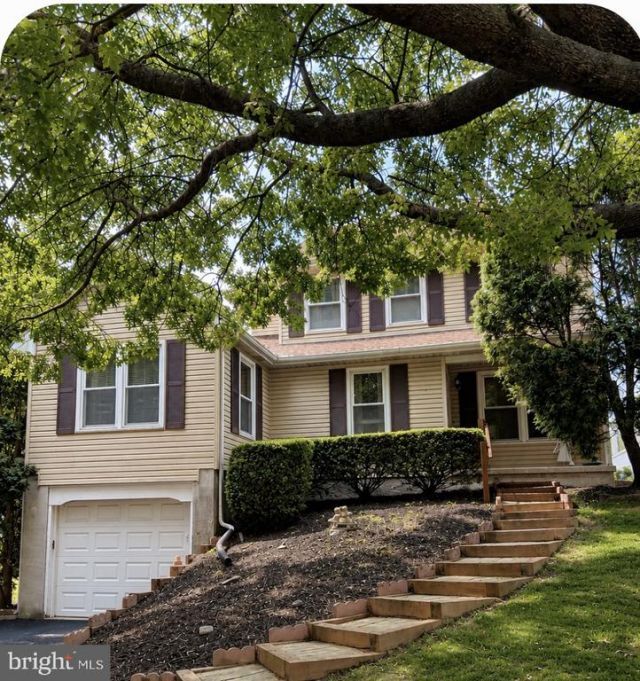996 GROUSE WAY , READING, PA 19606