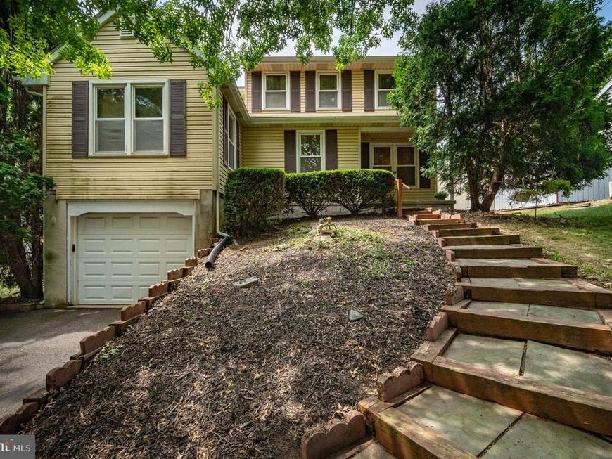 996 Grouse Way, Reading, PA 19606 Main Photo