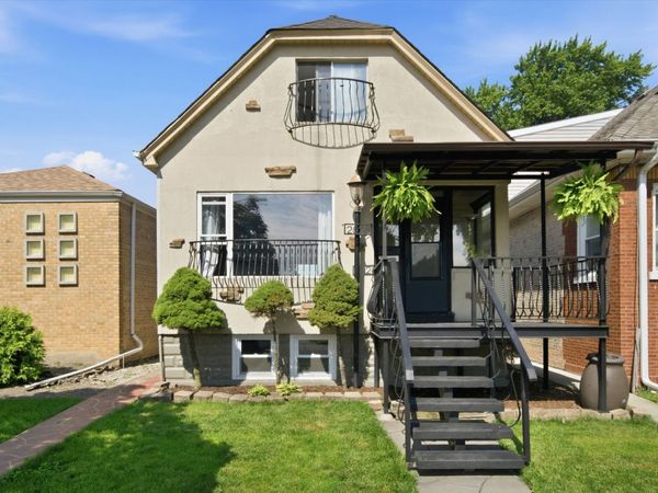 2928 N Mobile Avenue , Chicago, IL 60634