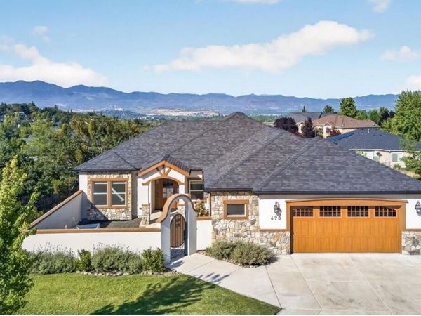 670 Forest Ridge Drive, Medford, OR 97504