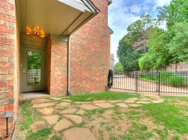 1201 Glenbrook Drive, Unit 5, Oklahoma City, OK 73118
