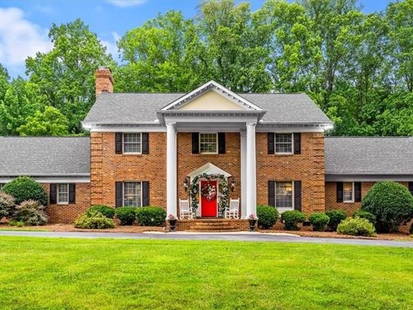 6352 Turnpike Road , High Point, NC 27263